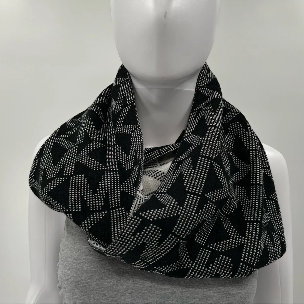 Reversible Michael Kors Infinity‎ Scarf